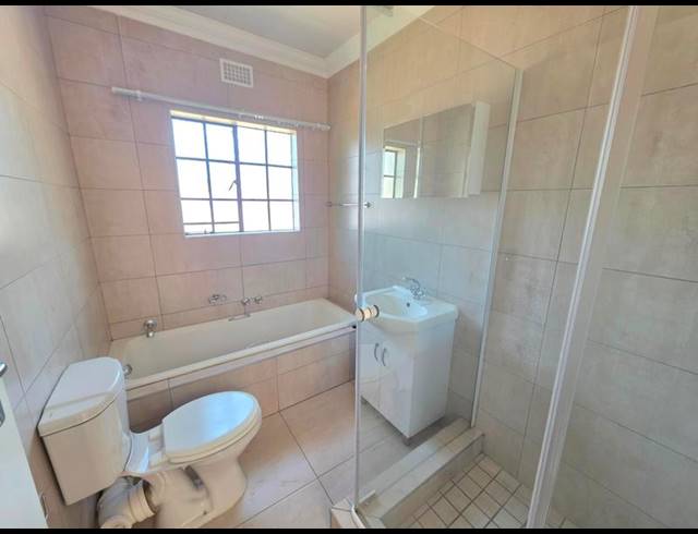 2 BEDROOM TOWNHOUSE FOR SALE IN MEYERTON CENTRAL